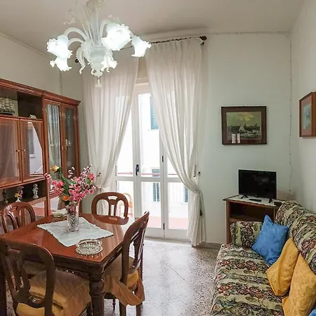 Alegaia House
